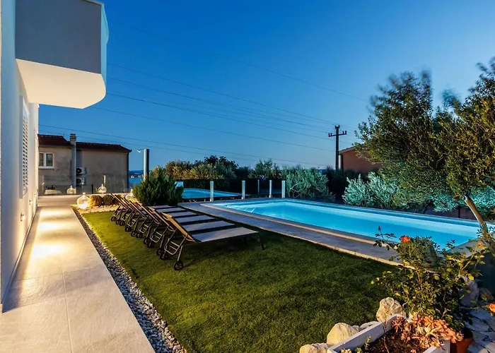 Villa Dalmatina Hill House - Private Pool, Sea And Hill View, Rooftop Terrace, Free Parking