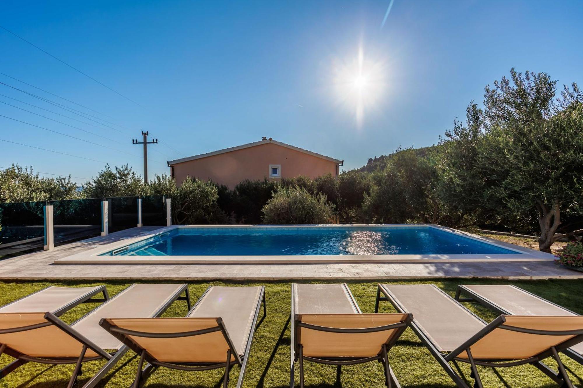 Dalmatina Hill House - Private Pool, Sea And Hill View, Rooftop Terrace, Free Parking *