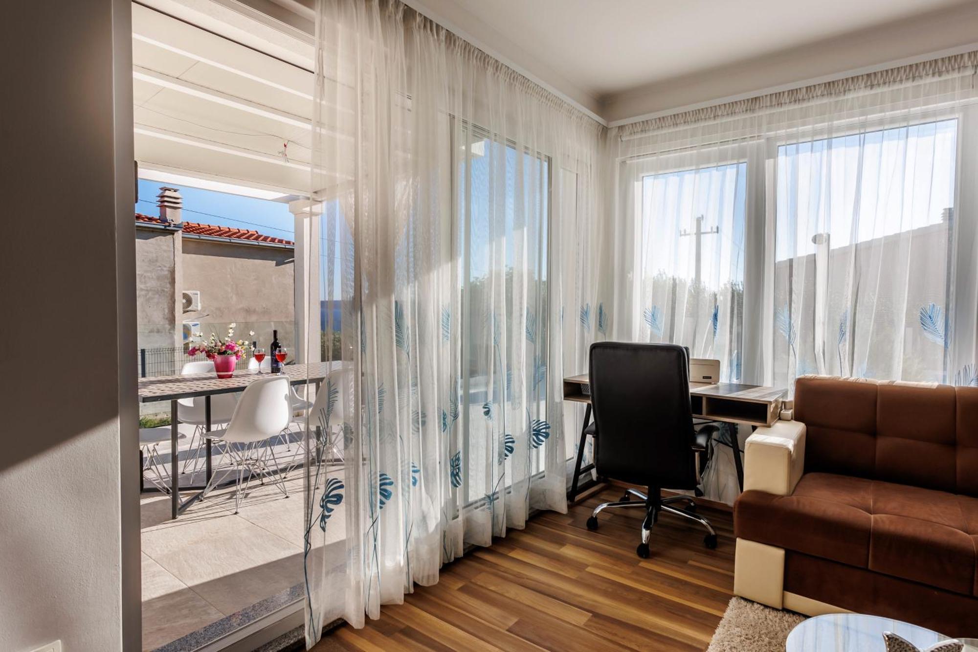 Villa Dalmatina Hill House - Private Pool, Sea And Hill View, Rooftop Terrace, Free Parking